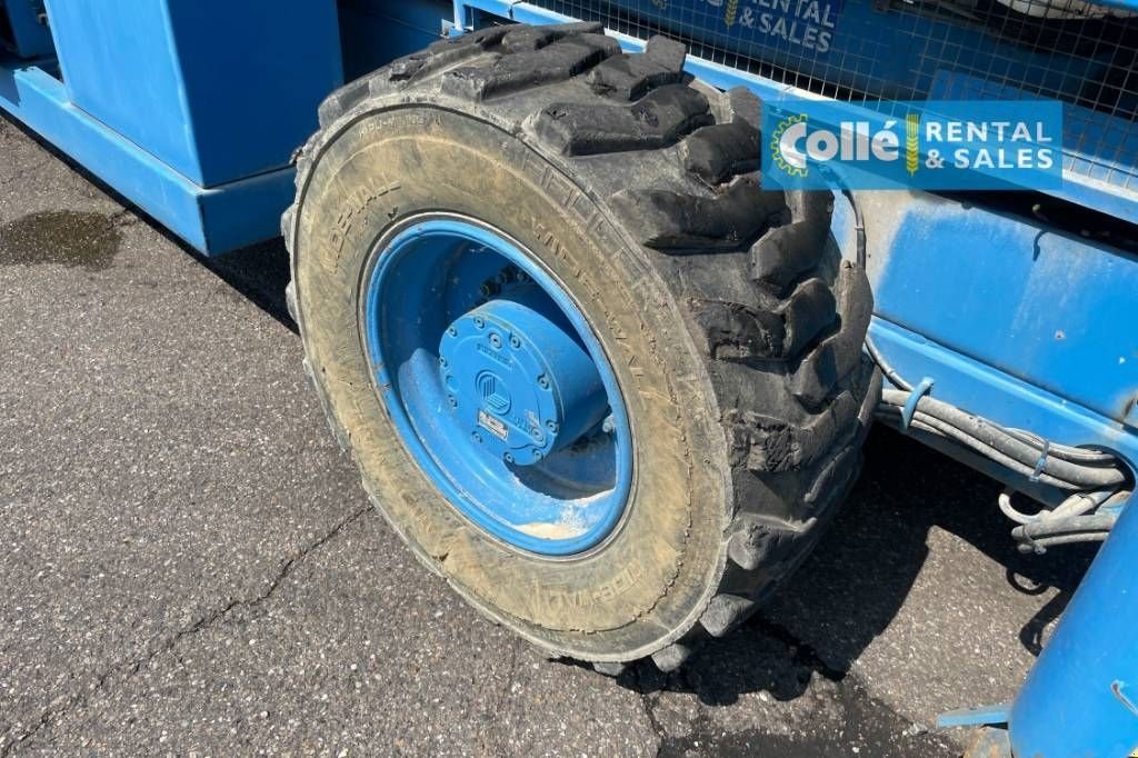 Teleskoparbeitsbühne des Typs Holland Lift Megastar G-320DL30 4WDS/N 2006, Gebrauchtmaschine in Sittard (Bild 8)