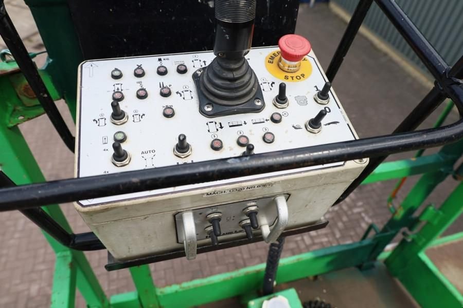 Teleskoparbeitsbühne des Typs Holland Lift Megastar G-320DL30-4WDS/N Diesel, 4x4x4 Drive, 34m, Gebrauchtmaschine in Groenlo (Bild 4)