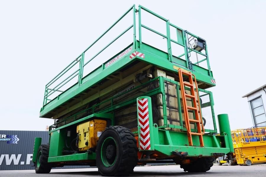 Teleskoparbeitsbühne des Typs Holland Lift Megastar G-320DL30-4WDS/N Diesel, 4x4x4 Drive, 34m, Gebrauchtmaschine in Groenlo (Bild 8)