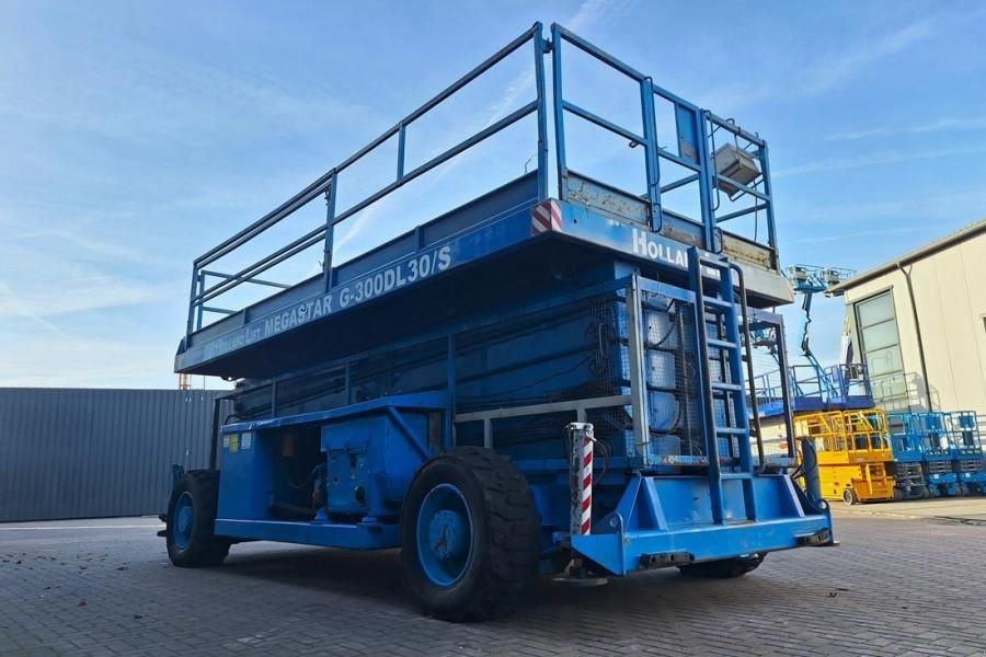 Teleskoparbeitsbühne des Typs Holland Lift Megastar G300DL30/S Diesel, 4x4x4 Drive, 33.5m Wor, Gebrauchtmaschine in Groenlo (Bild 8)