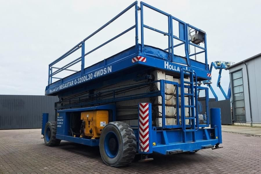 Teleskoparbeitsbühne des Typs Holland Lift Megastar G320DL30 4WDS/N Diesel, 4x4x4 Drive, 34m, Gebrauchtmaschine in Groenlo (Bild 8)