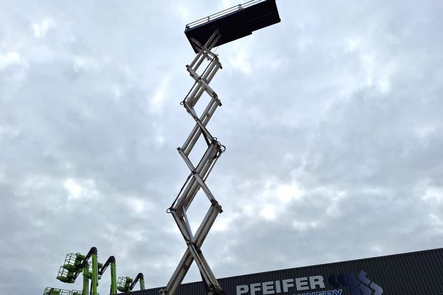 Teleskoparbeitsbühne des Typs Holland Lift Megastar G320DL30 4WDS/N Diesel, 4x4x4 Drive, 34m, Gebrauchtmaschine in Groenlo (Bild 10)