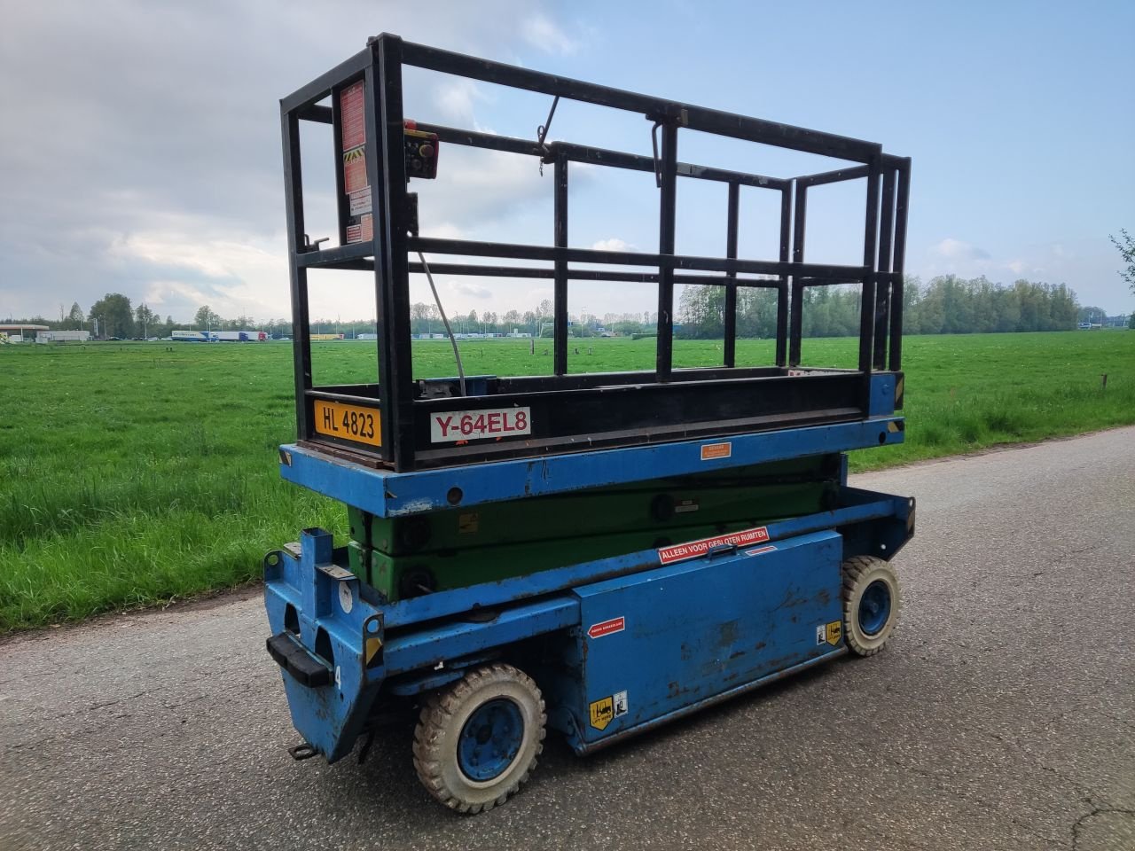 Teleskoparbeitsbühne des Typs Holland Lift Y-64EL8, Gebrauchtmaschine in Klarenbeek (Bild 2)
