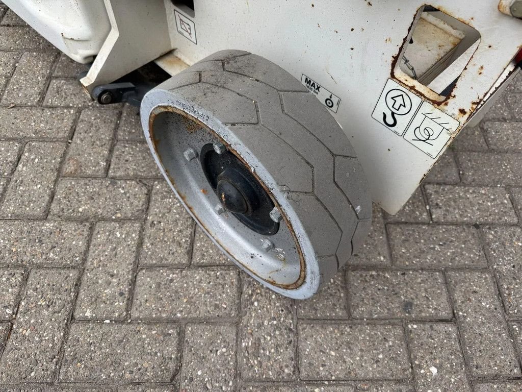 Teleskoparbeitsbühne vrste JLG 2630ES Hoogwerker Schaarhoogwerker, Gebrauchtmaschine v Hedel (Slika 5)