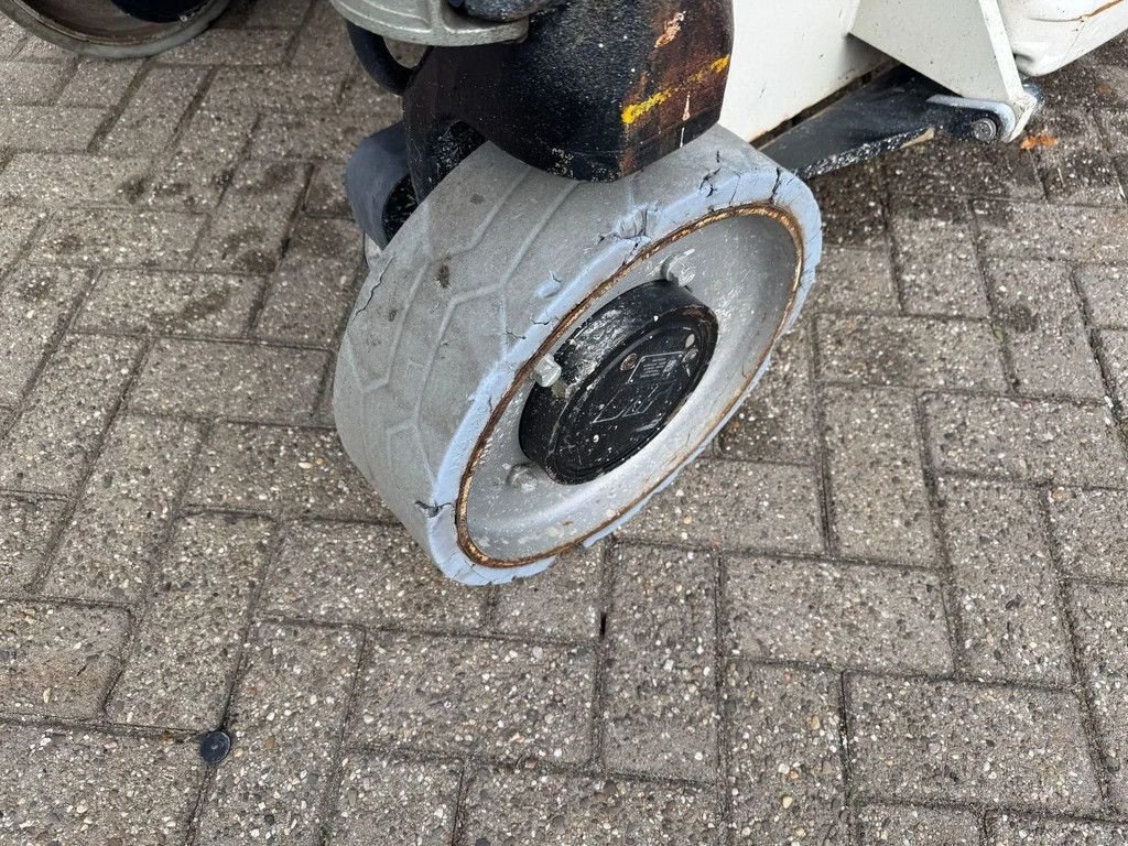 Teleskoparbeitsbühne vrste JLG 2646ES Hoogwerker Schaarhoogwerker, Gebrauchtmaschine v Hedel (Slika 4)