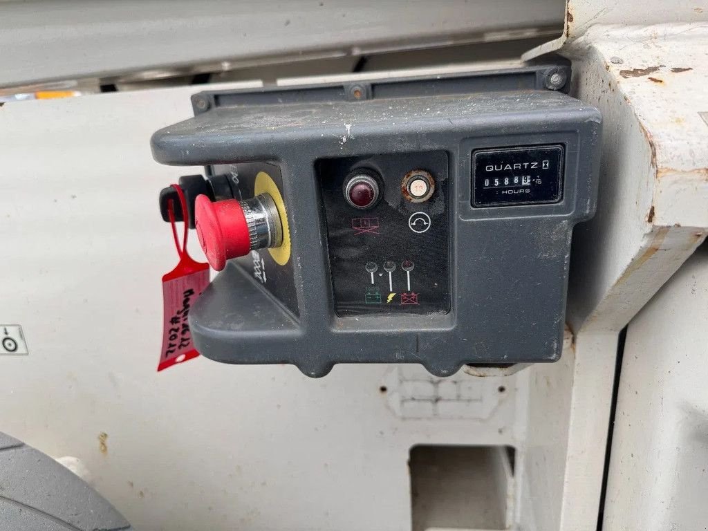 Teleskoparbeitsbühne vrste JLG 2646ES Hoogwerker Schaarhoogwerker, Gebrauchtmaschine v Hedel (Slika 9)