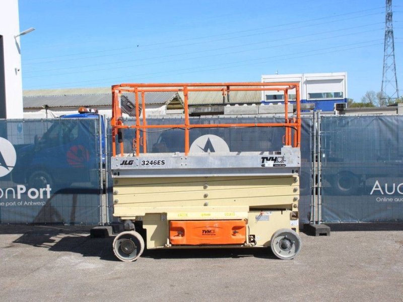 Teleskoparbeitsbühne Türe ait JLG 3246ES, Gebrauchtmaschine içinde Antwerpen (resim 1)