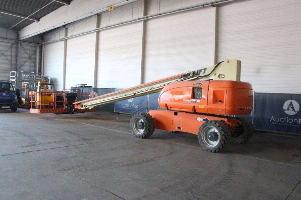 Teleskoparbeitsbühne типа JLG 680S, Gebrauchtmaschine в Antwerpen (Фотография 3)