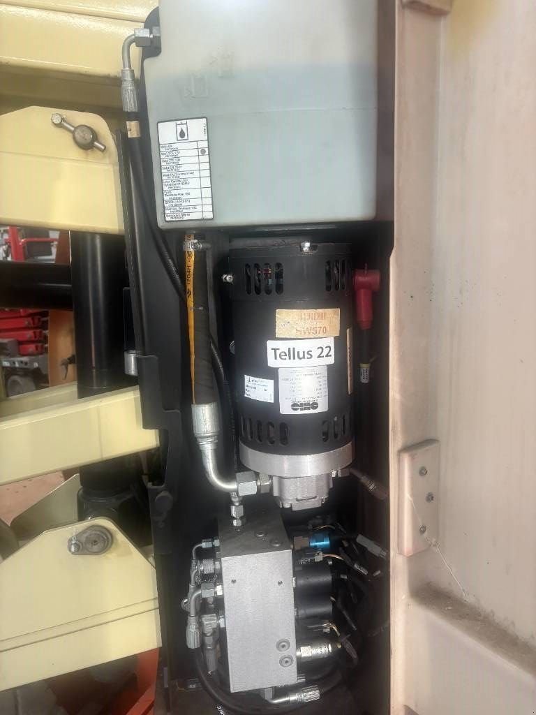 Teleskoparbeitsbühne tipa JLG E 300 AJP 12m knikarmhoogwerker telescoop, Gebrauchtmaschine u Hooge mierde (Slika 7)