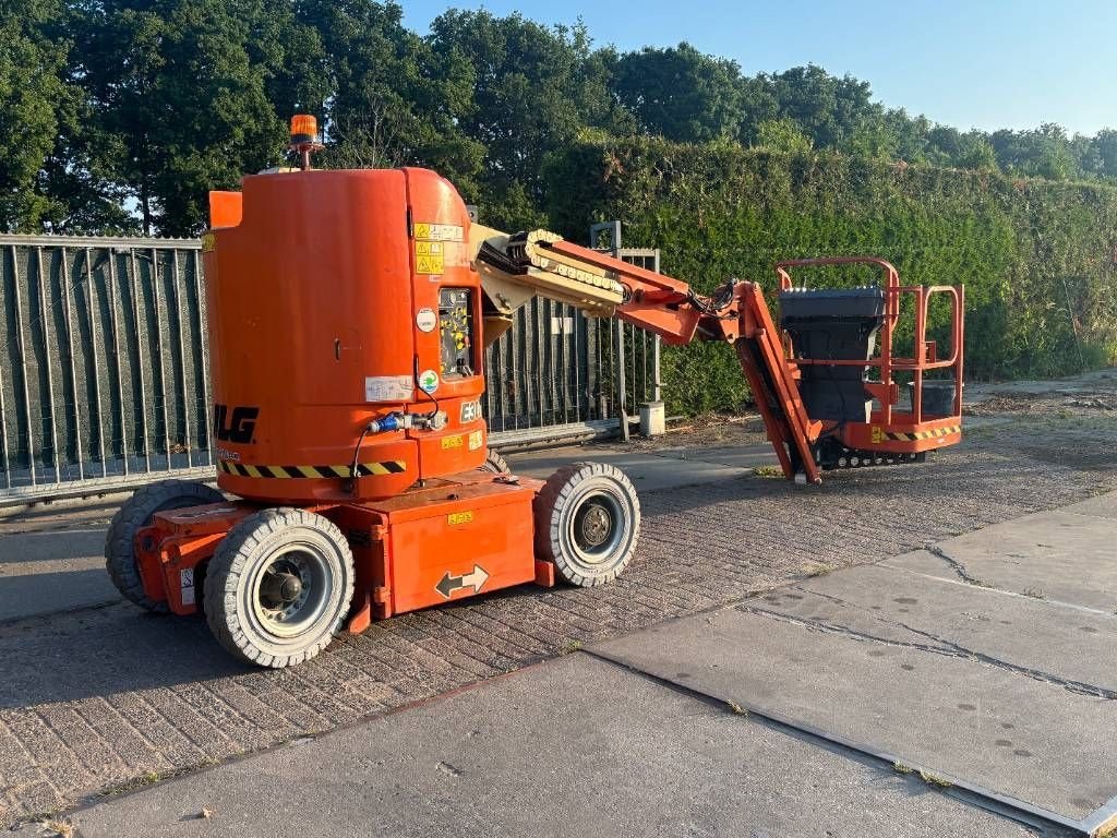 Teleskoparbeitsbühne tipa JLG E300AJP 12m knikarmhoogwerker e300 hoogwerker, Gebrauchtmaschine u Hooge mierde (Slika 2)