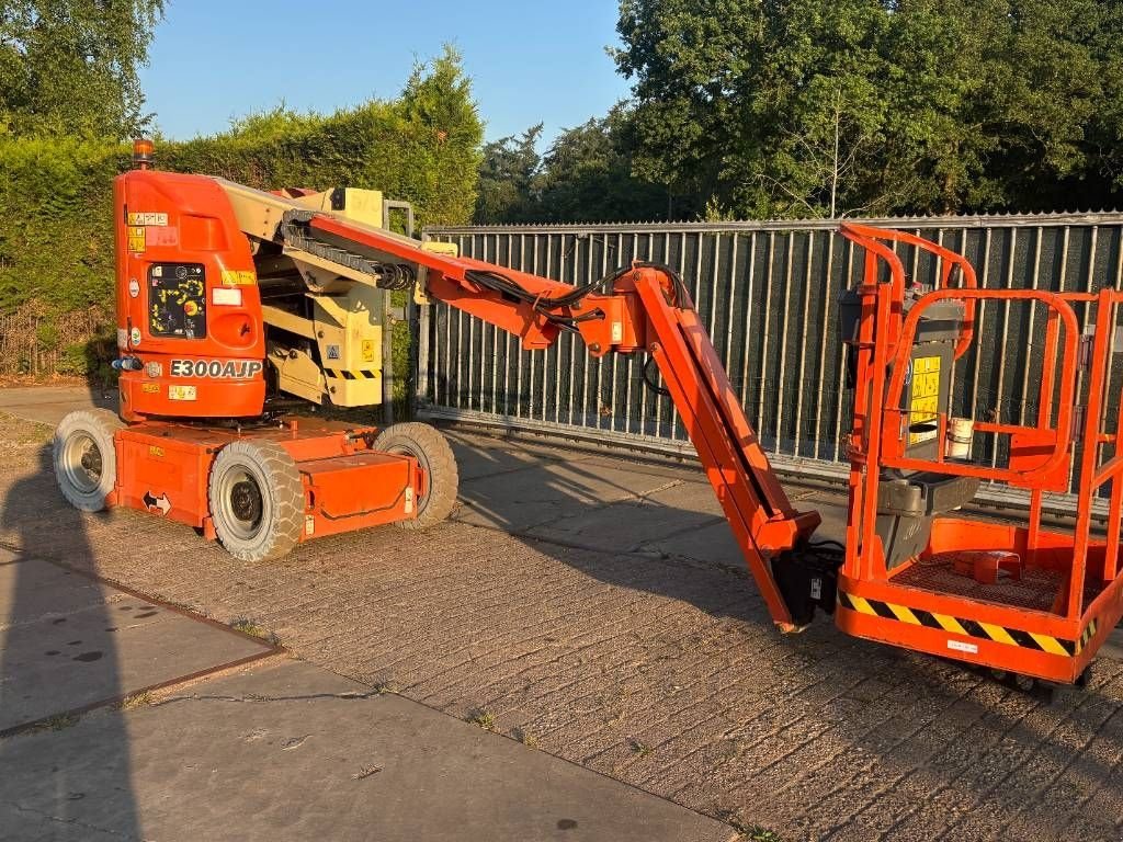 Teleskoparbeitsbühne tipa JLG E300AJP 12m knikarmhoogwerker e300 hoogwerker, Gebrauchtmaschine u Hooge mierde (Slika 5)