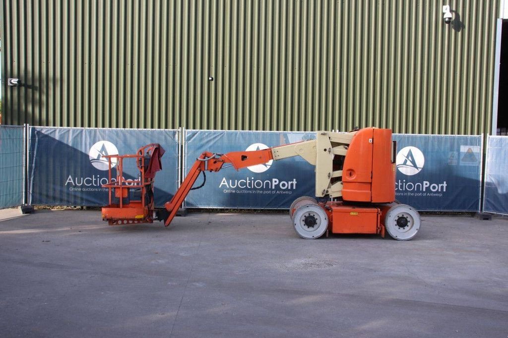 Teleskoparbeitsbühne типа JLG E300AJP, Gebrauchtmaschine в Antwerpen (Фотография 2)