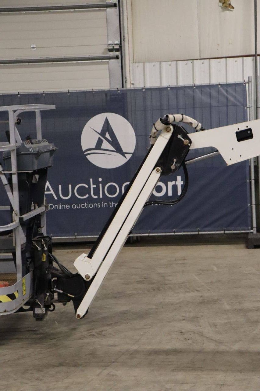 Teleskoparbeitsbühne типа JLG H340AJ 4 WD, Gebrauchtmaschine в Antwerpen (Фотография 11)