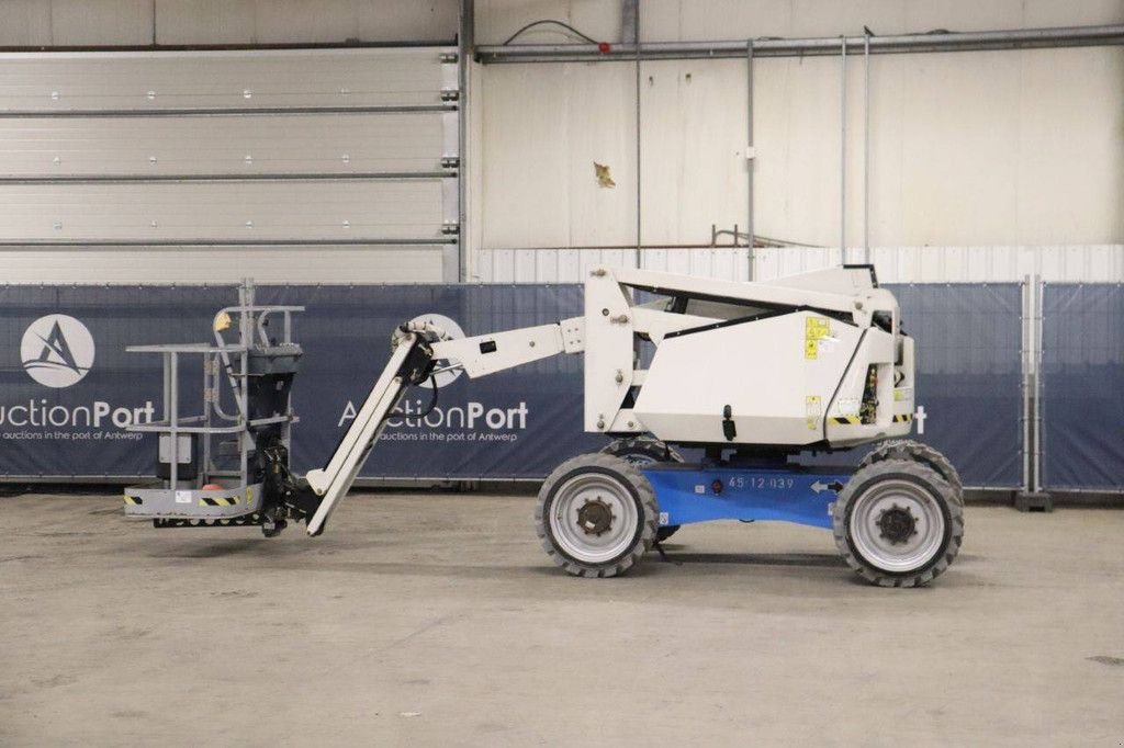 Teleskoparbeitsbühne типа JLG H340AJ 4 WD, Gebrauchtmaschine в Antwerpen (Фотография 3)