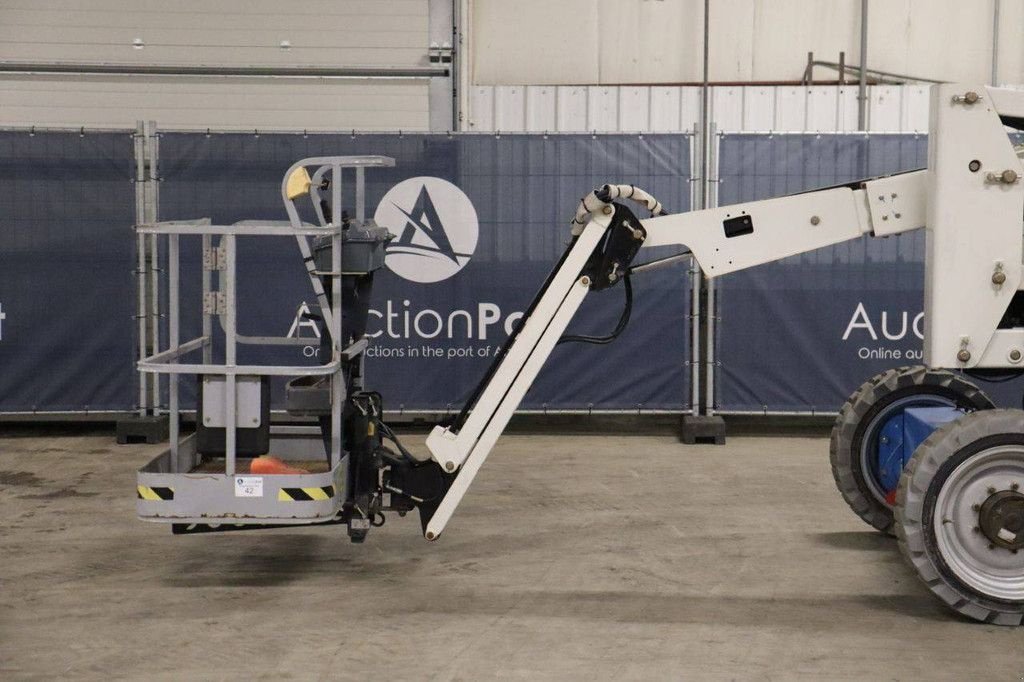 Teleskoparbeitsbühne типа JLG H340AJ 4 WD, Gebrauchtmaschine в Antwerpen (Фотография 10)