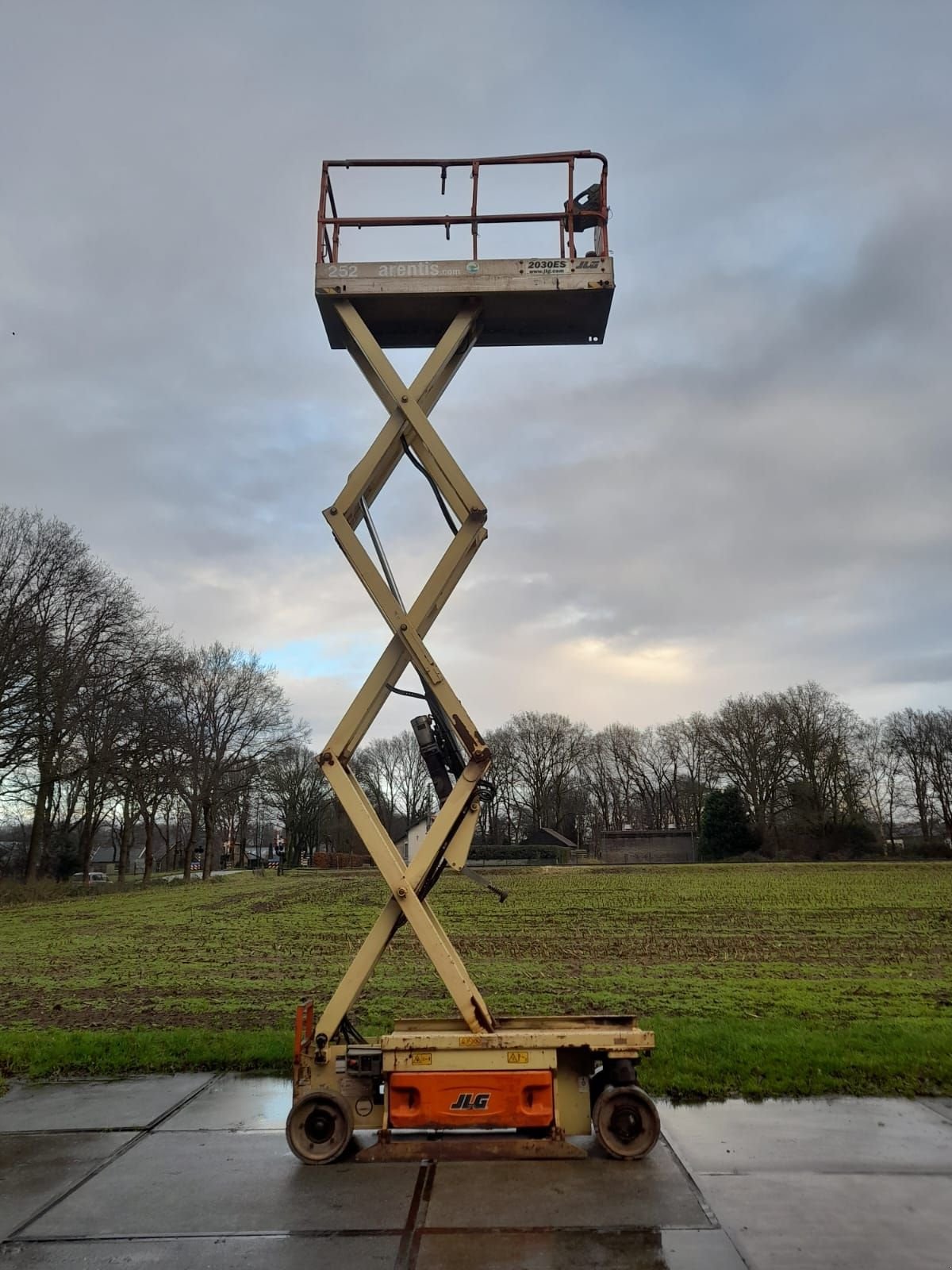 Teleskoparbeitsbühne του τύπου JLG schaarhoogwerker, Gebrauchtmaschine σε Veenendaal (Φωτογραφία 2)