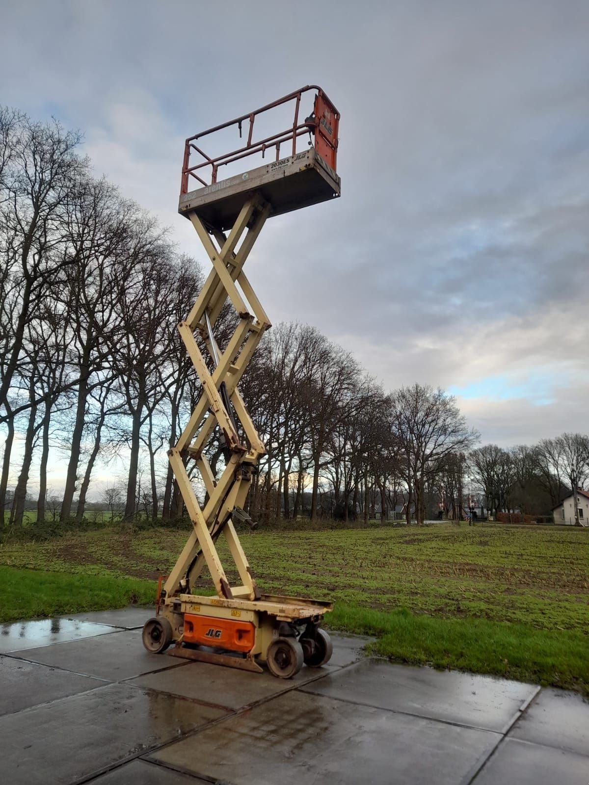 Teleskoparbeitsbühne του τύπου JLG schaarhoogwerker, Gebrauchtmaschine σε Veenendaal (Φωτογραφία 1)