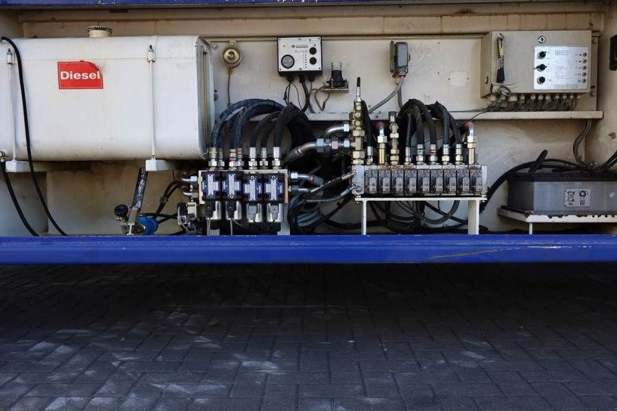 Teleskoparbeitsbühne des Typs Liftlux SL210-25D4WDS/P Diesel, Hydraulic Deck Extension,, Gebrauchtmaschine in Groenlo (Bild 11)