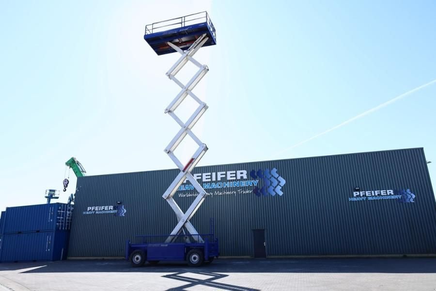 Teleskoparbeitsbühne of the type Liftlux SL210-25D4WDS/P Diesel, Hydraulic Deck Extension,, Gebrauchtmaschine in Groenlo (Picture 3)