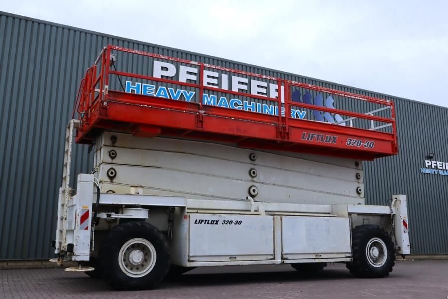 Teleskoparbeitsbühne типа Liftlux SL320-30DS Diesel, 4x4 Drive, 34m Working Height,, Gebrauchtmaschine в Groenlo (Фотография 1)