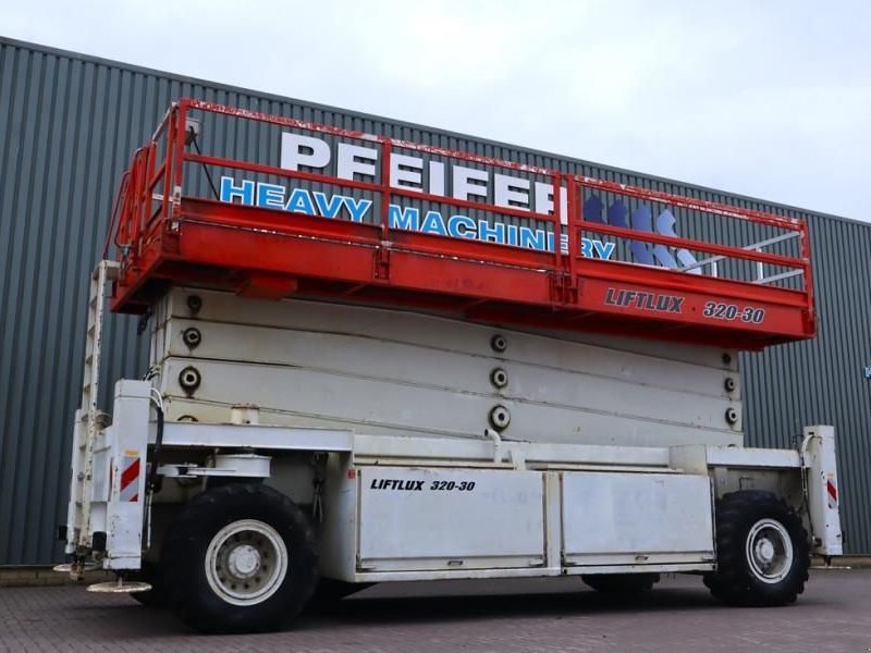 Teleskoparbeitsbühne des Typs Liftlux SL320-30DS Diesel, 4x4 Drive, 34m Working Height,, Gebrauchtmaschine in Groenlo (Bild 1)