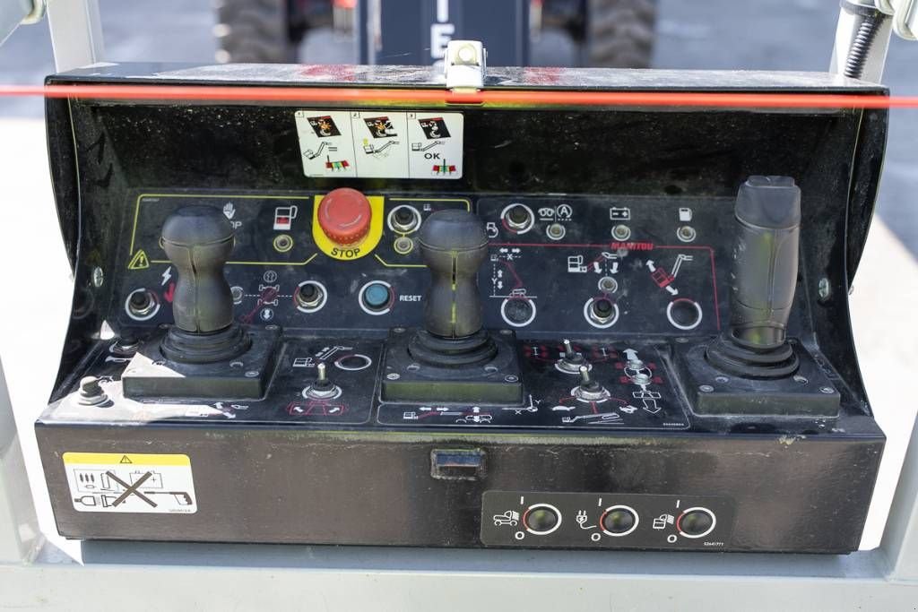 Teleskoparbeitsbühne типа Manitou 220 TJP, Gebrauchtmaschine в Moerbeke (Фотография 8)