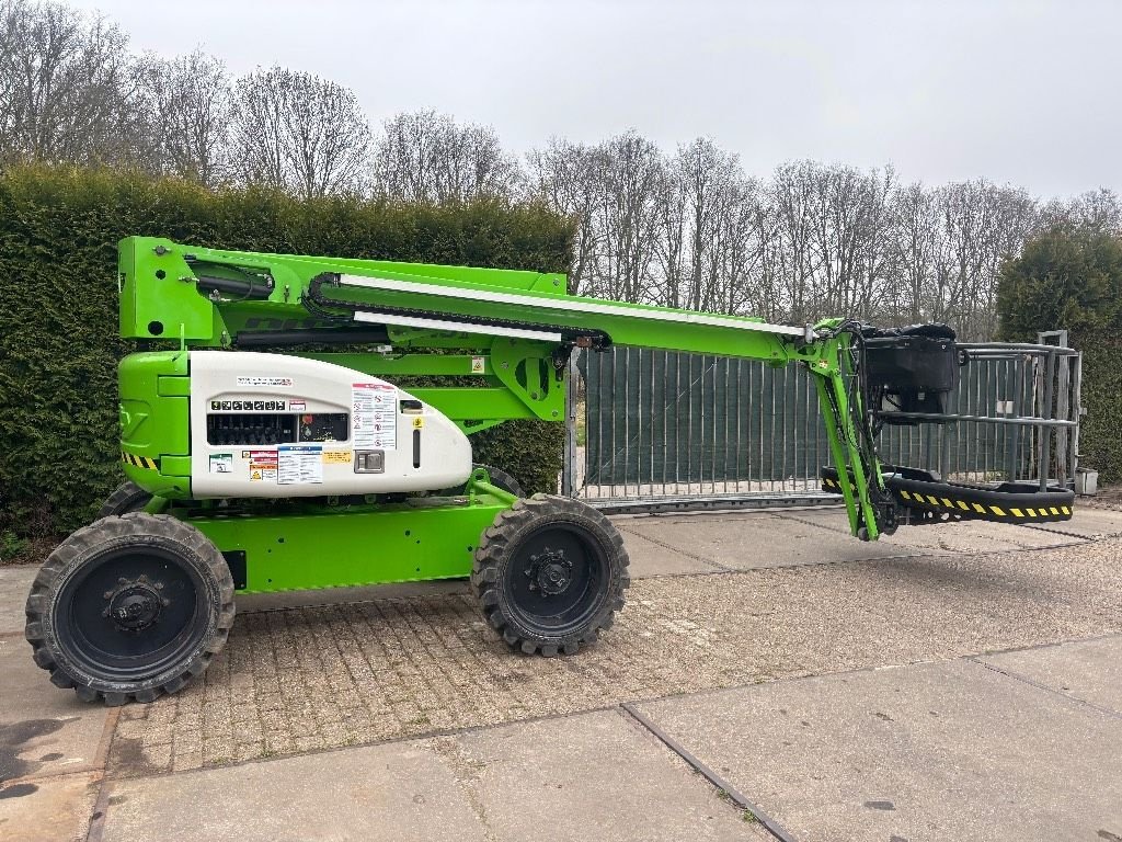 Teleskoparbeitsbühne типа Niftylift Hr15 knikarmhoogwerker 15m nifty telescoop 4x4, Gebrauchtmaschine в Hooge mierde (Фотография 4)
