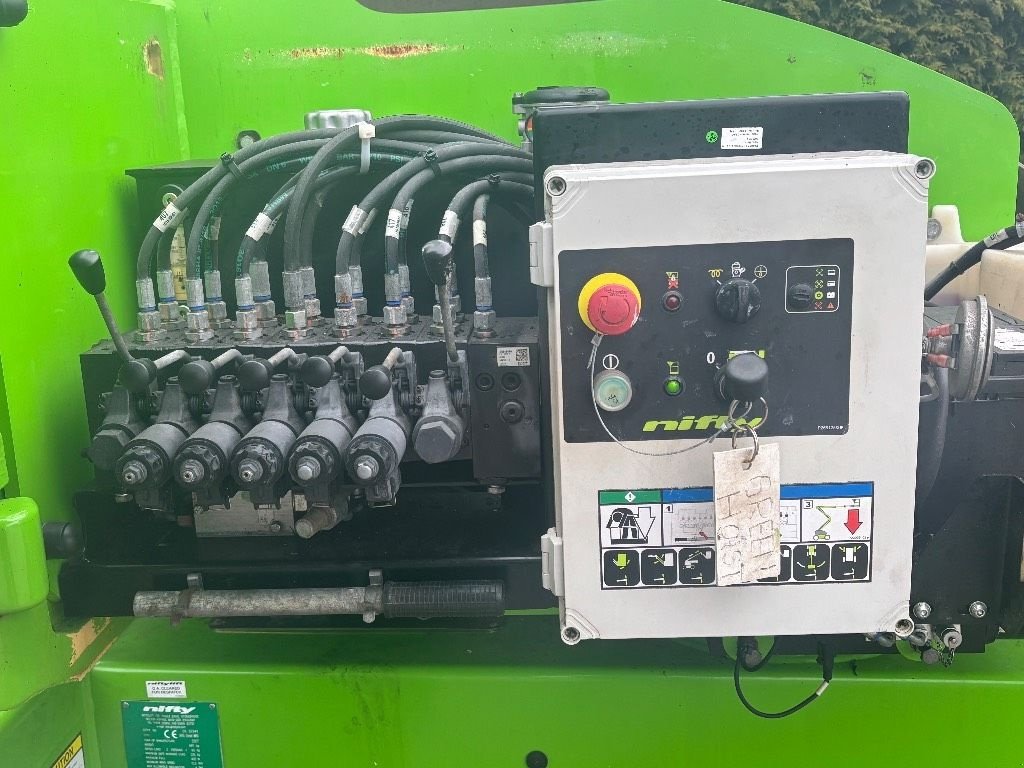 Teleskoparbeitsbühne типа Niftylift Hr15 knikarmhoogwerker 15m nifty telescoop 4x4, Gebrauchtmaschine в Hooge mierde (Фотография 11)