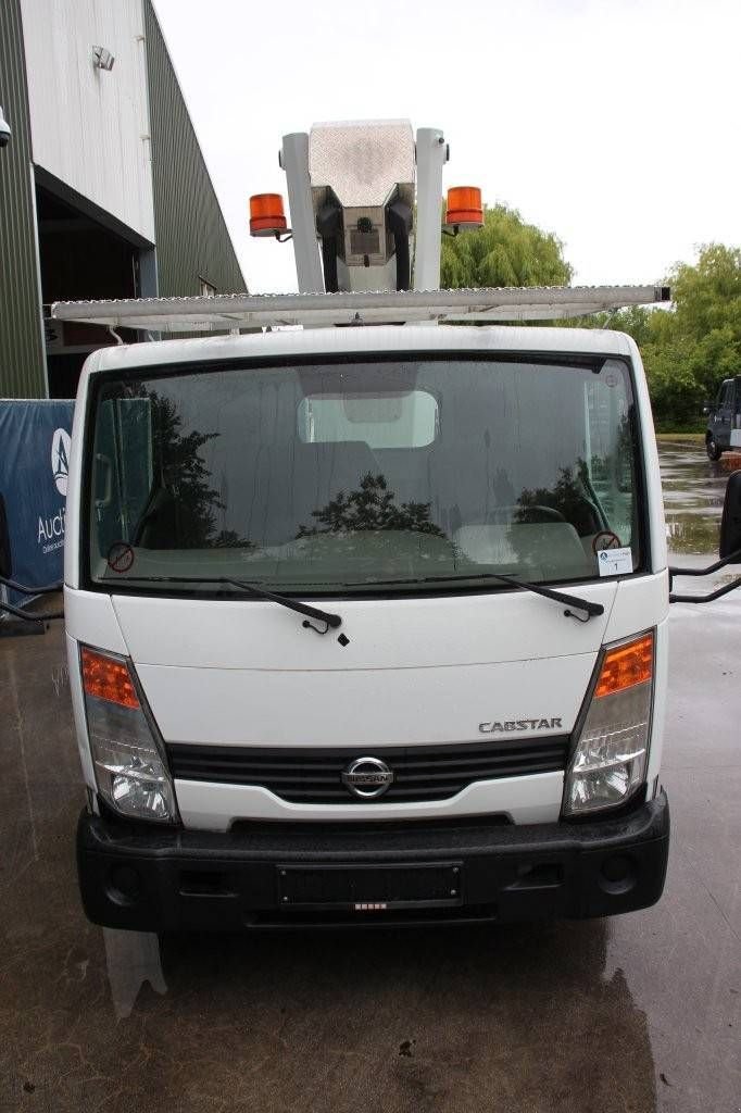 Teleskoparbeitsbühne del tipo Nissan Cabstar, Gebrauchtmaschine en Antwerpen (Imagen 8)