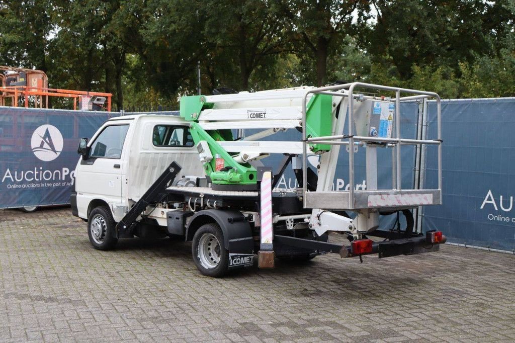 Teleskoparbeitsbühne van het type Piaggio Porter Maxxi, Gebrauchtmaschine in Antwerpen (Foto 4)