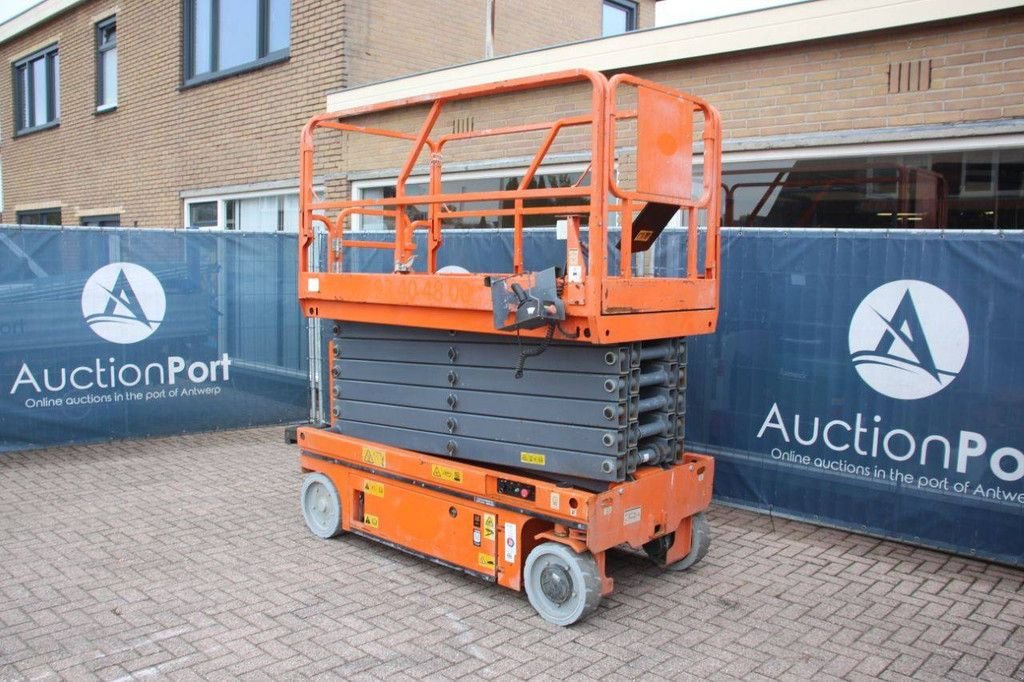 Teleskoparbeitsbühne типа Sonstige 12M, Gebrauchtmaschine в Antwerpen (Фотография 3)