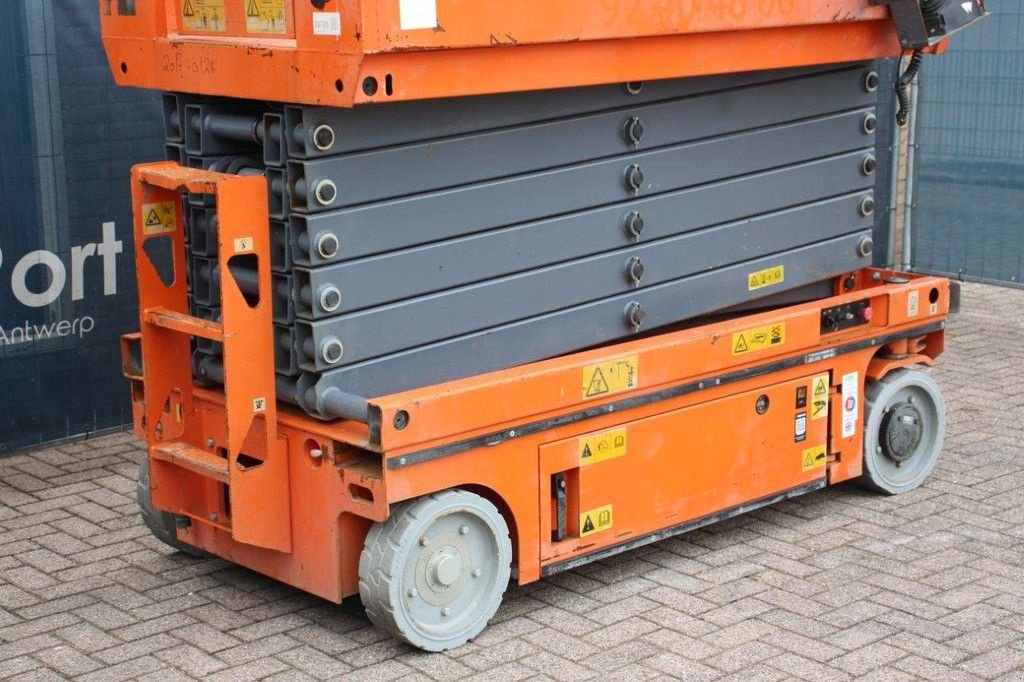 Teleskoparbeitsbühne типа Sonstige 12M, Gebrauchtmaschine в Antwerpen (Фотография 10)