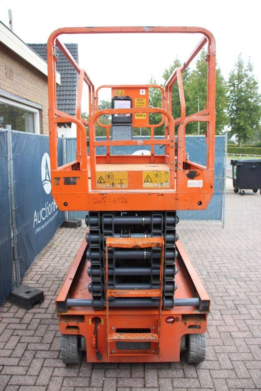 Teleskoparbeitsbühne типа Sonstige 12M, Gebrauchtmaschine в Antwerpen (Фотография 8)