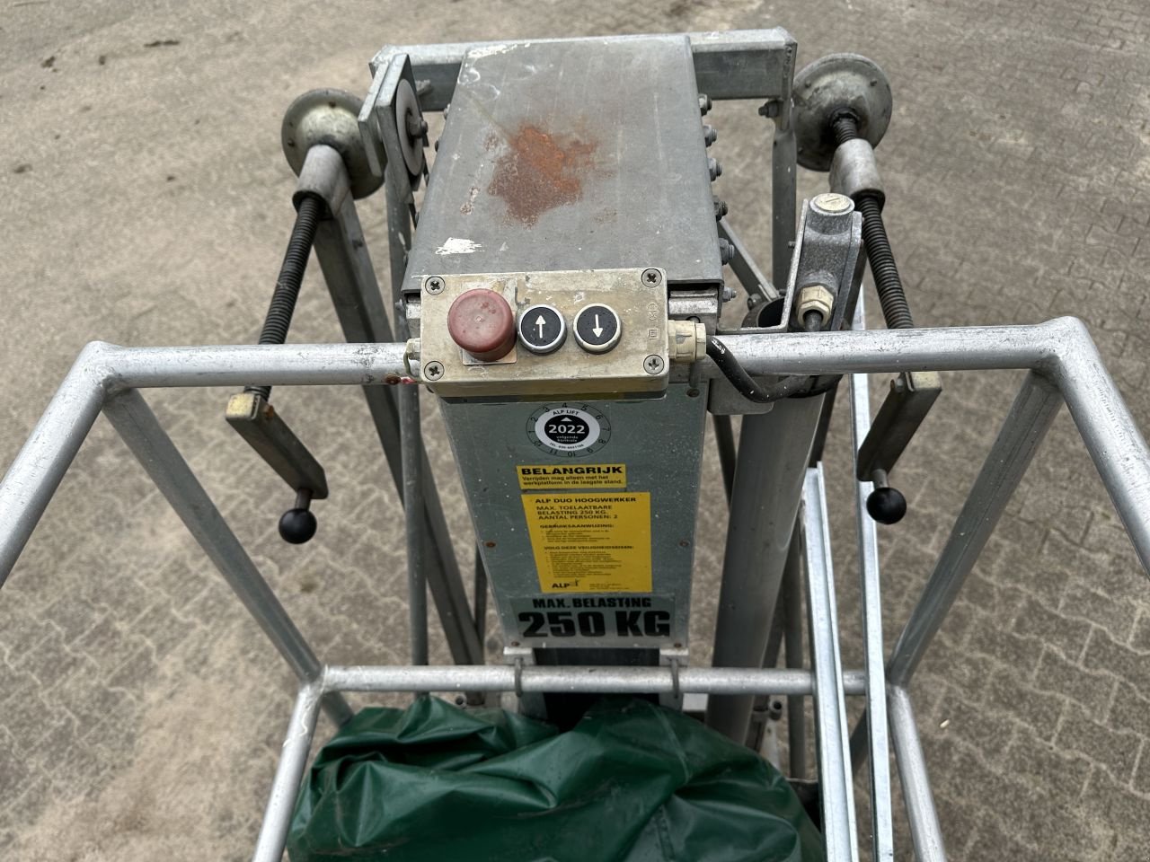 Teleskoparbeitsbühne des Typs Sonstige Alpina 2 persoons lift, Gebrauchtmaschine in Almen (Bild 7)