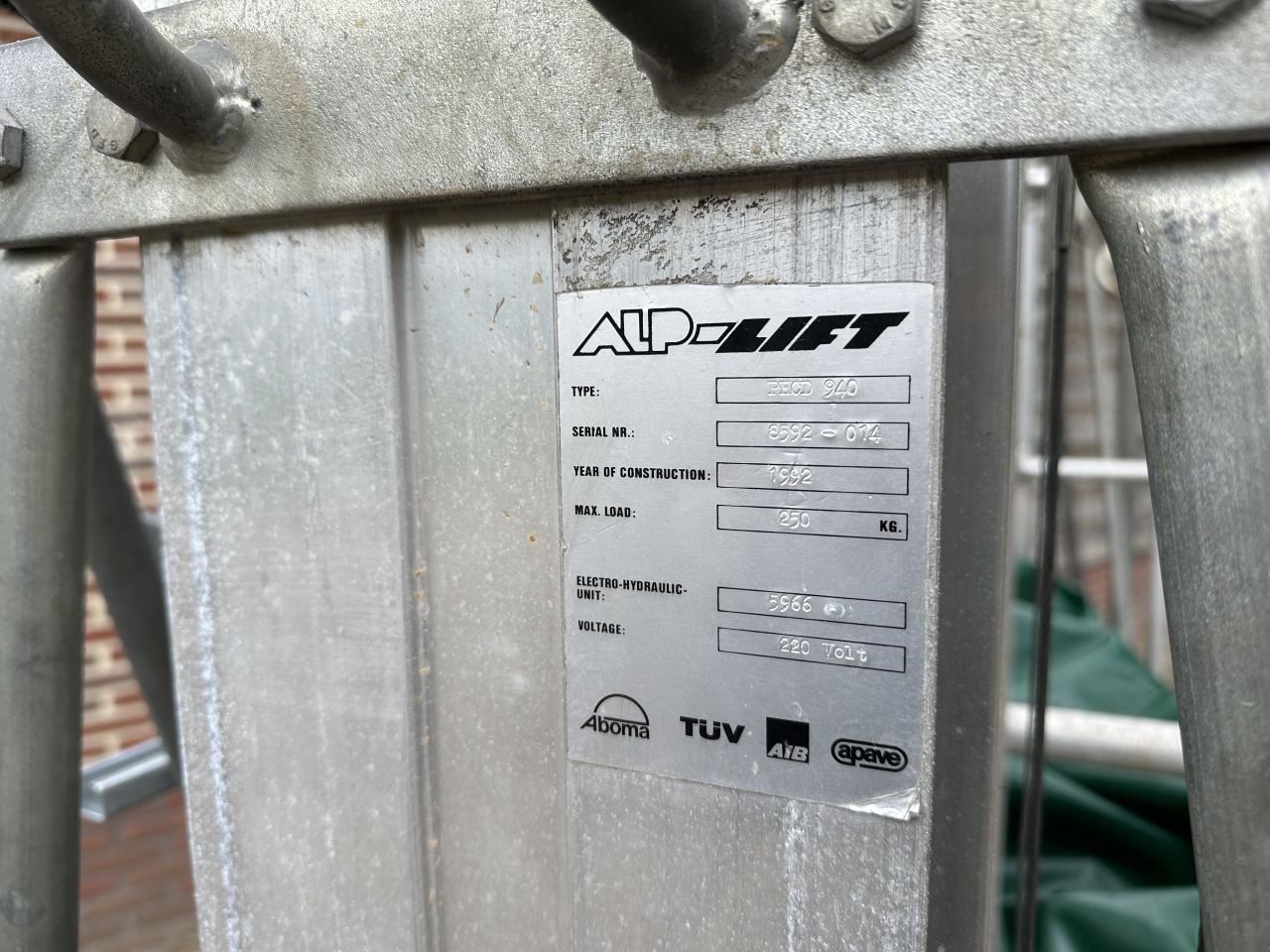 Teleskoparbeitsbühne des Typs Sonstige Alpina 2 persoons lift, Gebrauchtmaschine in Almen (Bild 9)