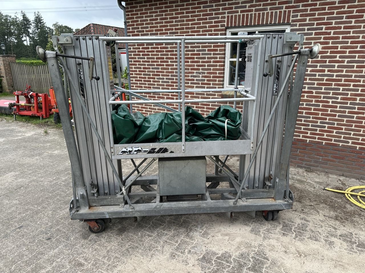 Teleskoparbeitsbühne des Typs Sonstige Alpina 2 persoons lift, Gebrauchtmaschine in Almen (Bild 2)