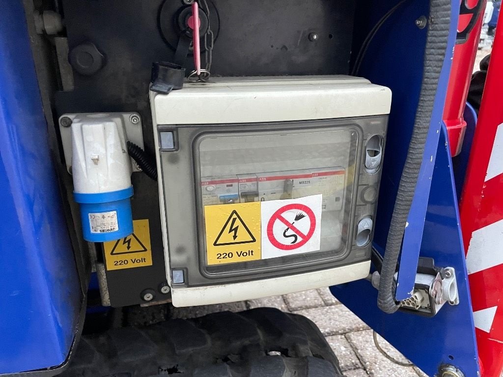 Teleskoparbeitsbühne tip Sonstige Bluelift SA 16 SOLD, Gebrauchtmaschine in WIJCHEN (Poză 11)