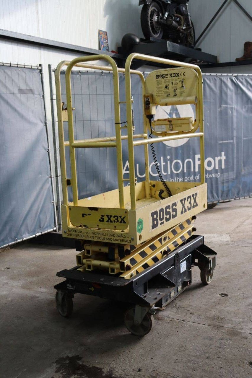 Teleskoparbeitsbühne typu Sonstige Boss BOSS X3X scissor lift, Gebrauchtmaschine v Antwerpen (Obrázok 8)