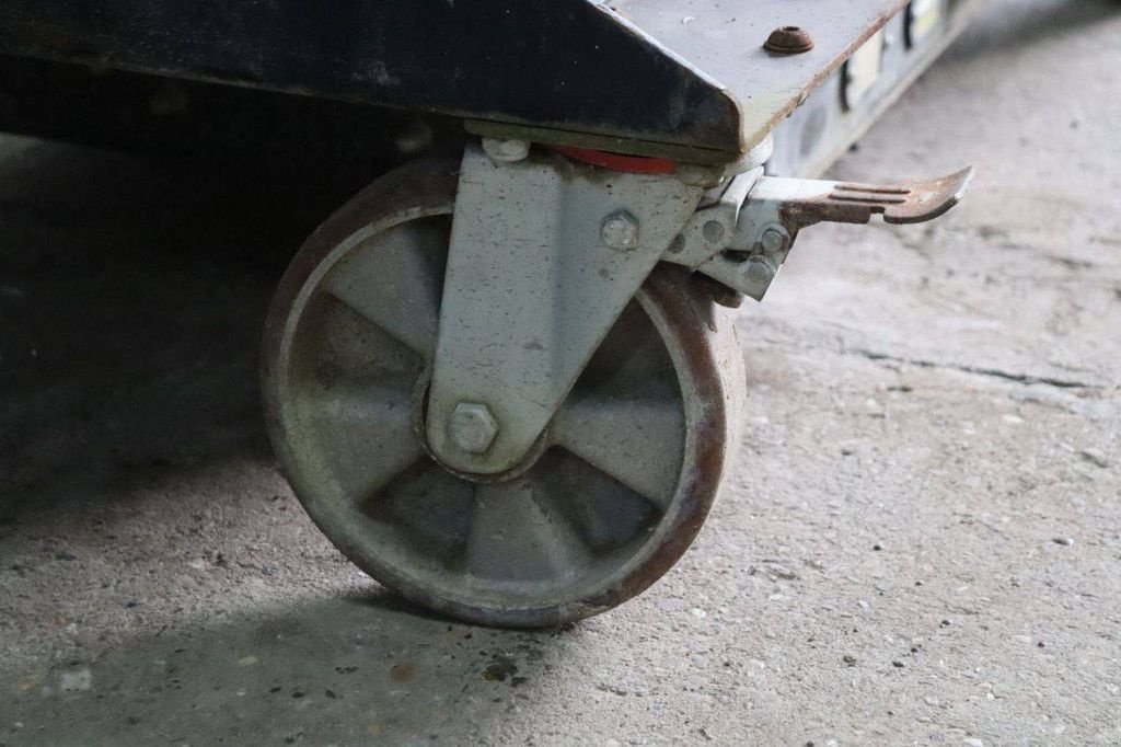 Teleskoparbeitsbühne typu Sonstige Boss BOSS X3X scissor lift, Gebrauchtmaschine v Antwerpen (Obrázok 9)