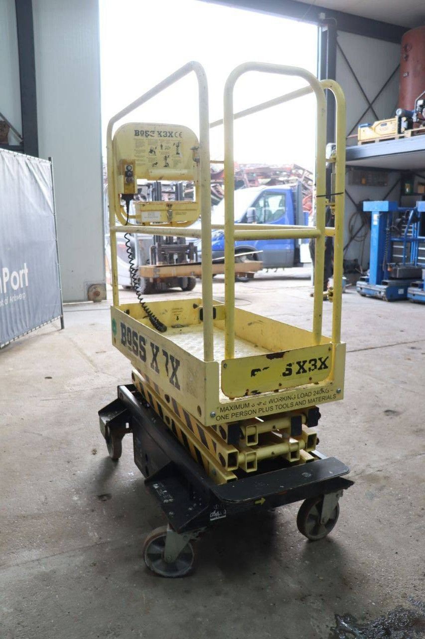 Teleskoparbeitsbühne typu Sonstige Boss BOSS X3X scissor lift, Gebrauchtmaschine v Antwerpen (Obrázok 7)