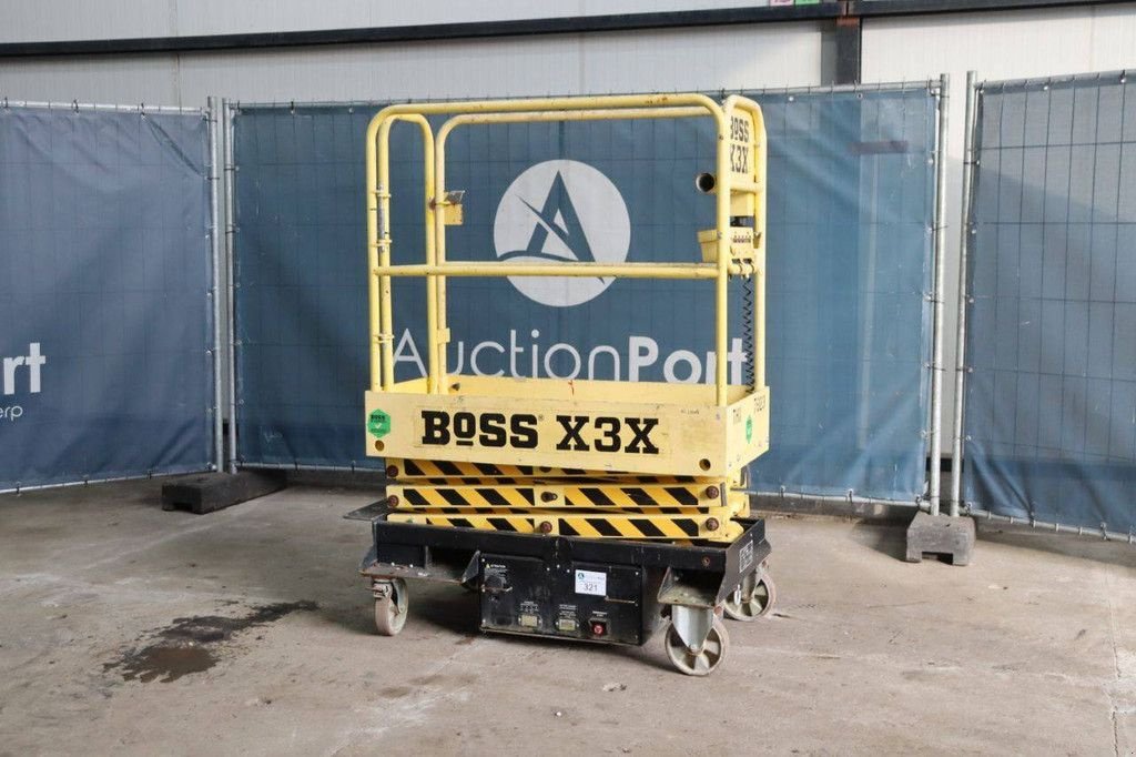 Teleskoparbeitsbühne typu Sonstige Boss BOSS X3X scissor lift, Gebrauchtmaschine v Antwerpen (Obrázok 2)