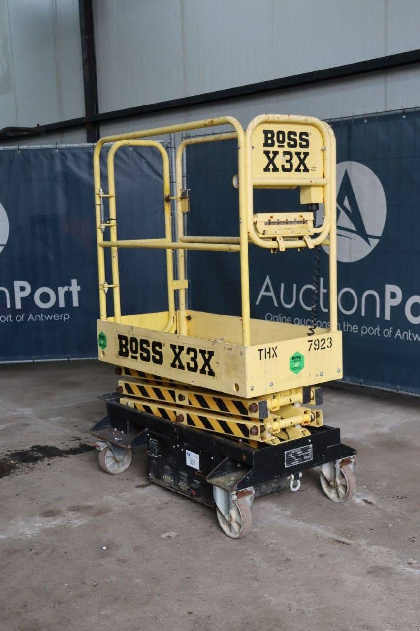 Teleskoparbeitsbühne typu Sonstige Boss BOSS X3X scissor lift, Gebrauchtmaschine v Antwerpen (Obrázok 3)