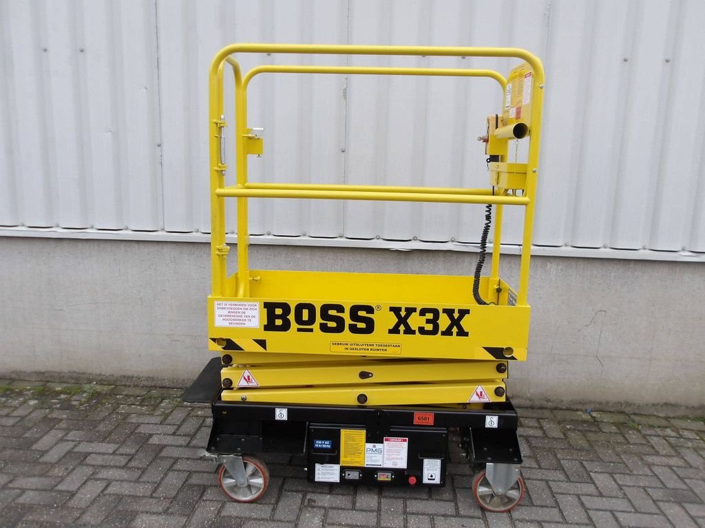 Teleskoparbeitsbühne типа Sonstige Boss X3X, Gebrauchtmaschine в Antwerpen (Фотография 1)