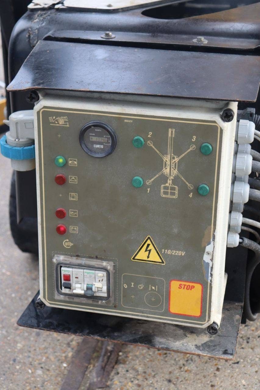 Teleskoparbeitsbühne des Typs Sonstige EasyLift R 190, Gebrauchtmaschine in Antwerpen (Bild 11)