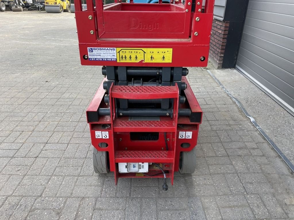 Teleskoparbeitsbühne Türe ait Sonstige MAGNI ES0807 AC schaarhoogwerker BJ 2023 26 uur, Gebrauchtmaschine içinde Neer (resim 9)