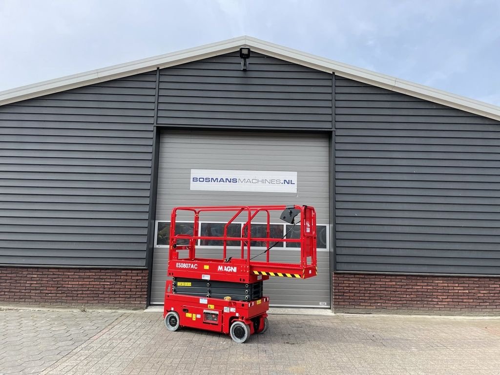 Teleskoparbeitsbühne tip Sonstige MAGNI ES0807 AC schaarhoogwerker NIEUW &euro;165 LEASE, Neumaschine in Neer (Poză 11)