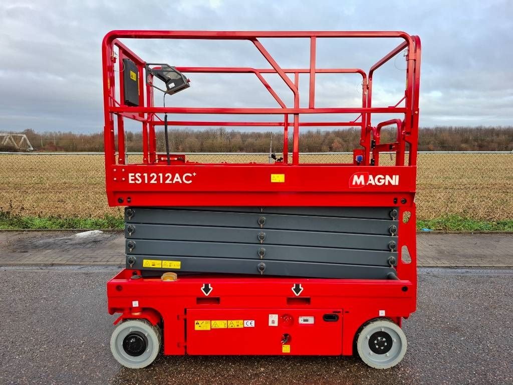 Teleskoparbeitsbühne van het type Sonstige MAGNI ES1212AC+ 2025, Neumaschine in Sittard (Foto 2)