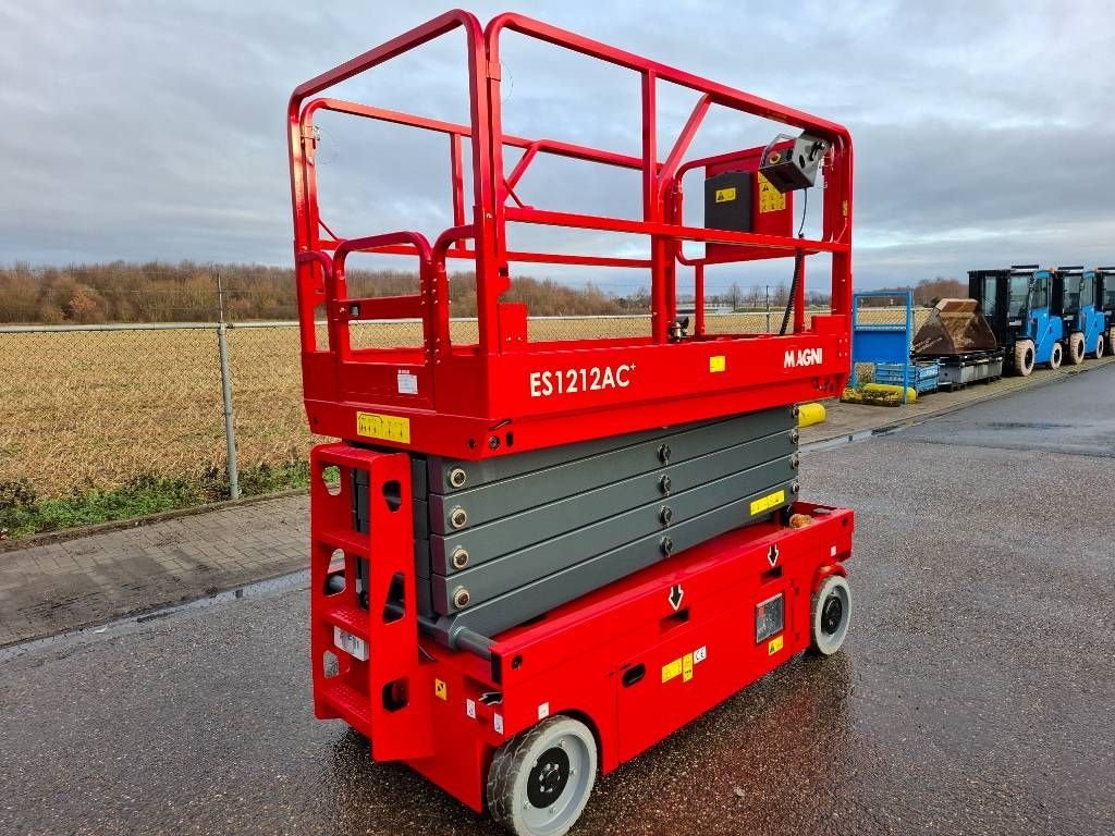Teleskoparbeitsbühne van het type Sonstige MAGNI ES1212AC+ 2025, Neumaschine in Sittard (Foto 8)