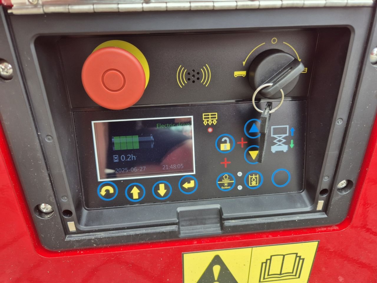 Teleskoparbeitsbühne des Typs Sonstige MAGNI ES1212AC PLUS, Neumaschine in Lunteren (Bild 9)