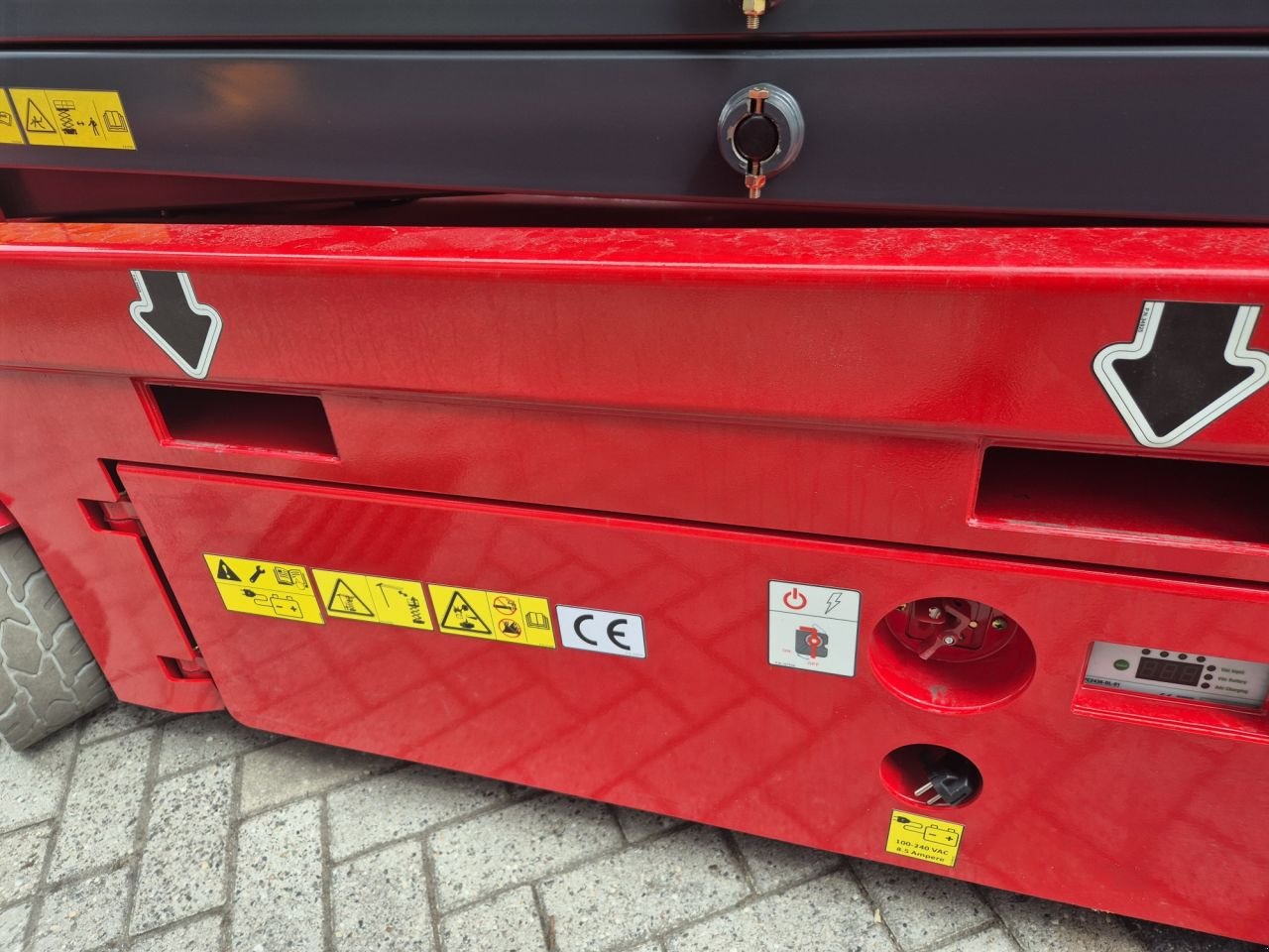 Teleskoparbeitsbühne des Typs Sonstige MAGNI ES1212AC PLUS, Neumaschine in Lunteren (Bild 7)